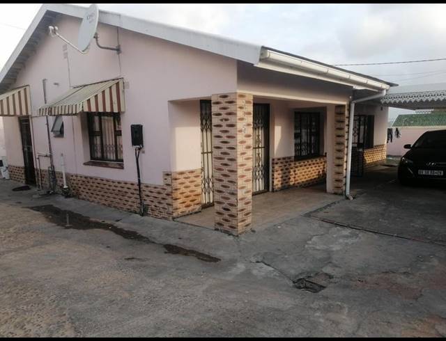 3 BEDROOM HOUSE FOR SALE IN UMLAZI M